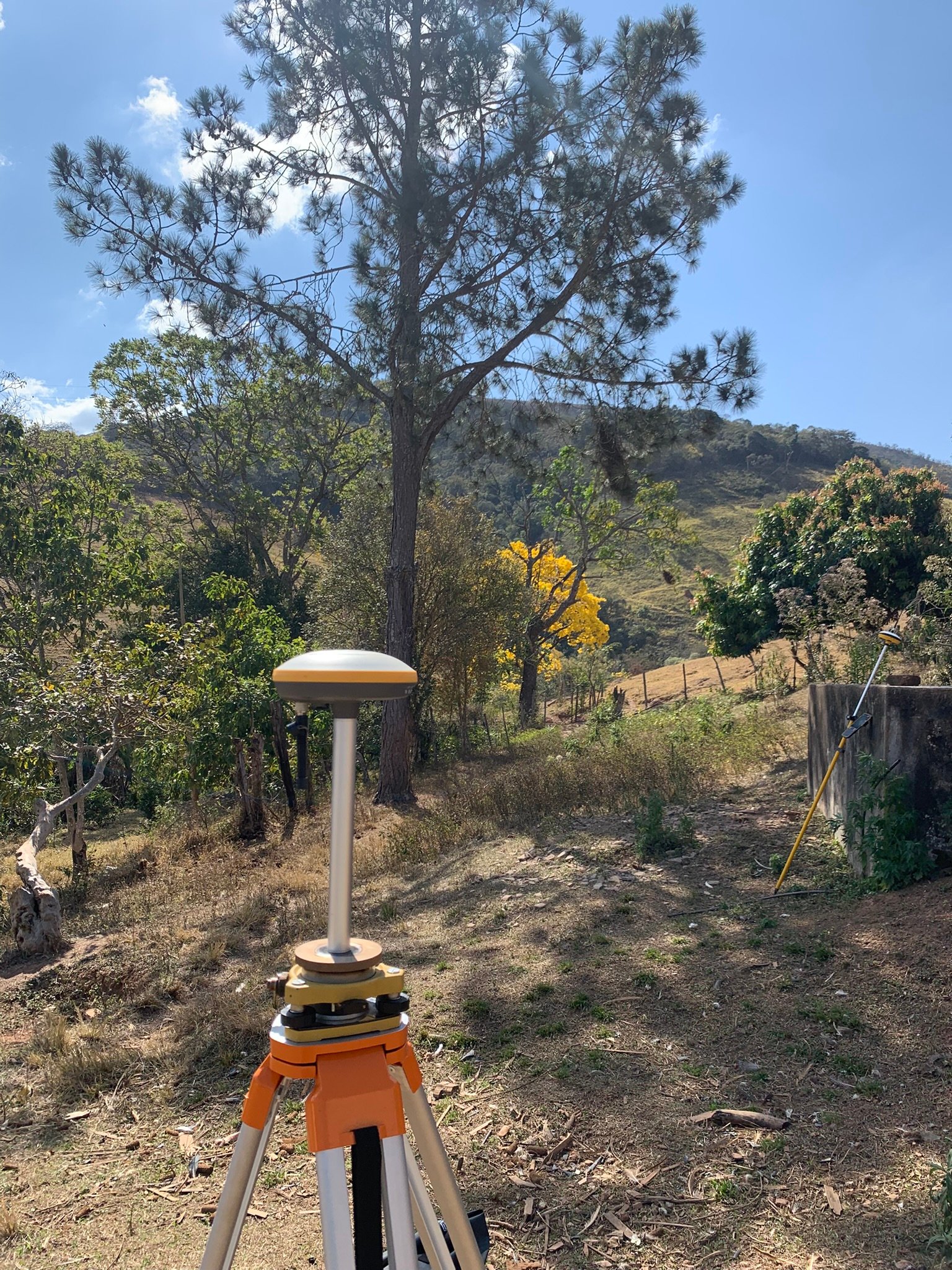 Receptor GNSS em trabalho de campo